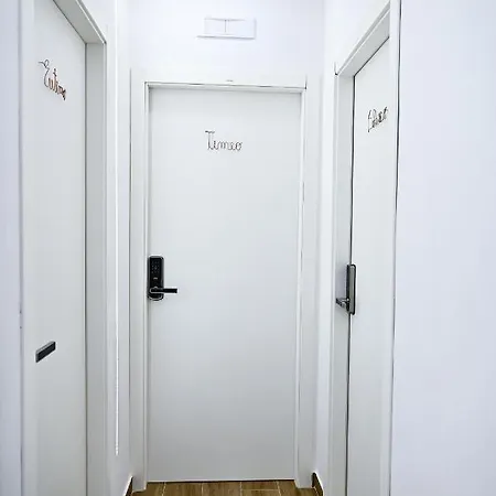 Kore Suites&apartments Гостевой дом Локри